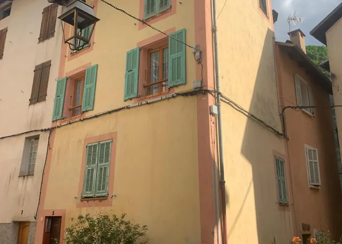 Studio Isola Village