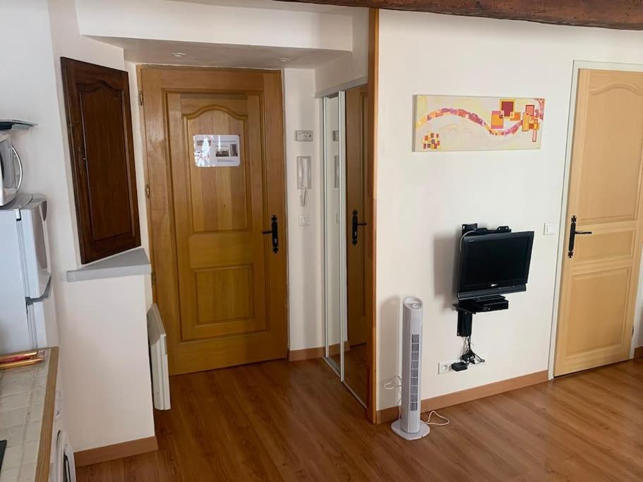 Village Apartment Isola