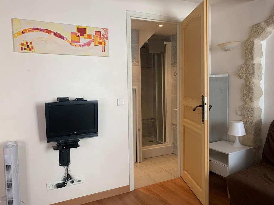 Apartment Village *